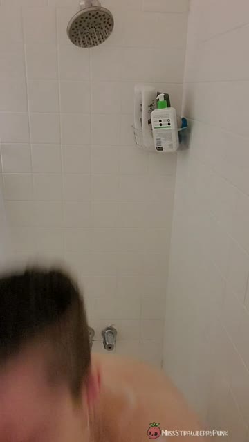vertical shower soapy amateur 