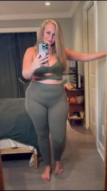 yoga pants thick milf pawg xxx video