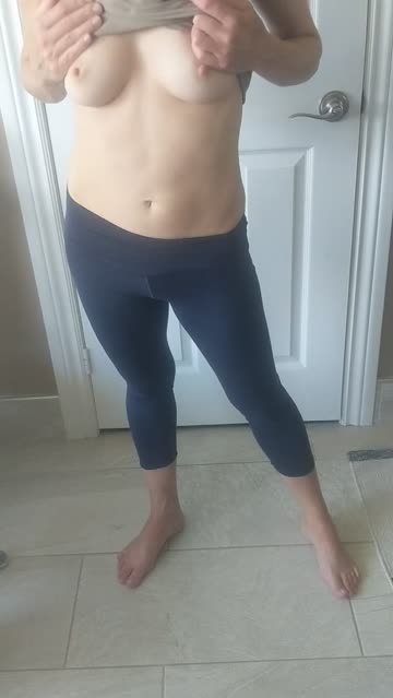 yoga pants titty drop wife porn video