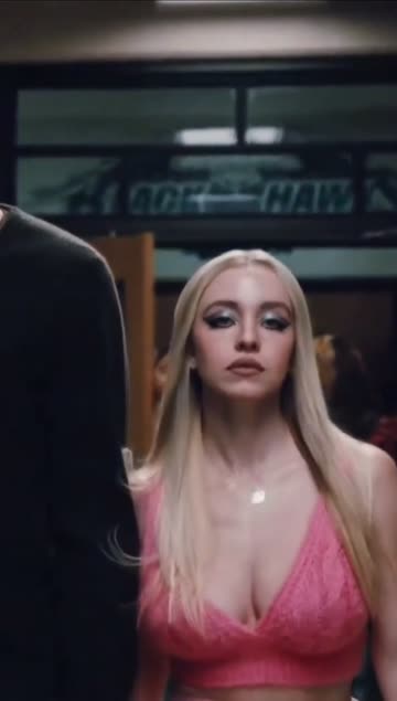 blonde sydney sweeney big tits cleavage xxx video