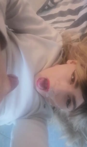 facial cumshot femboy sex video