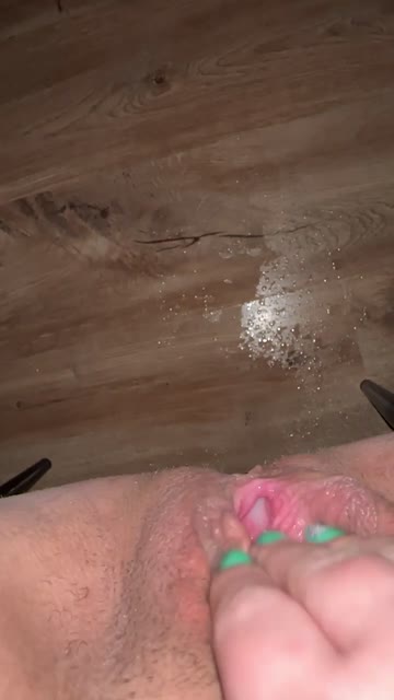 wet pussy grool milf free porn video