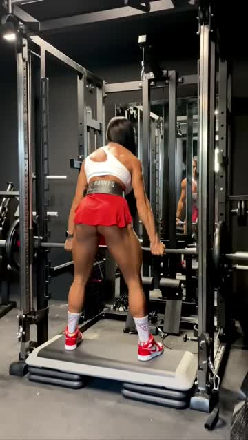 babe spanish hispanic muscular girl hot video