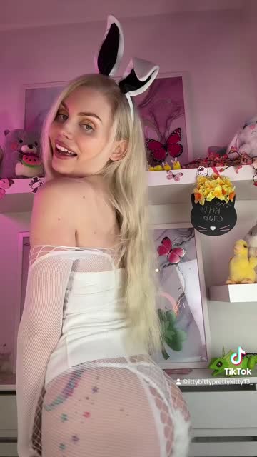 solo blonde cute free porn video