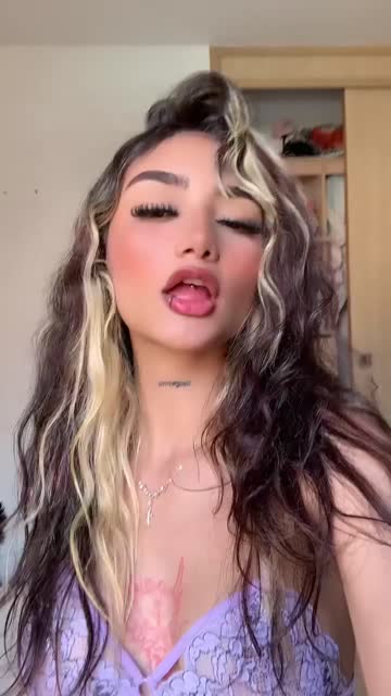 brunette latina solo free porn video