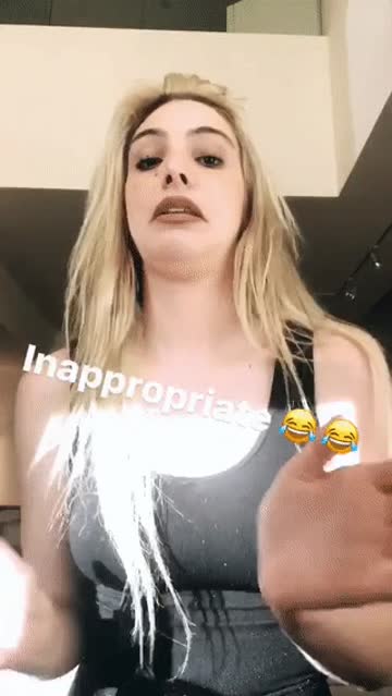 jiggling celebrity boobs nsfw video