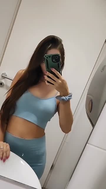 onlyfans teen homemade amateur white girl gym small tits 