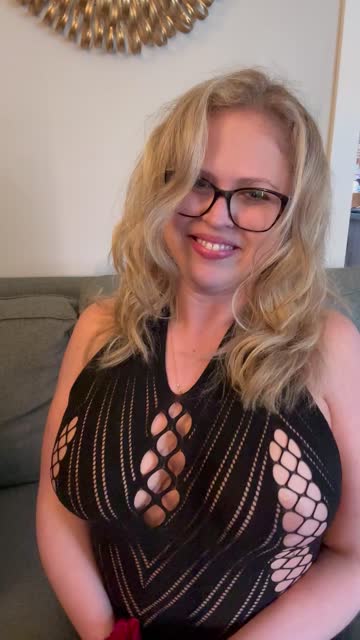 busty natural tits big tits blonde pawg wife milf 