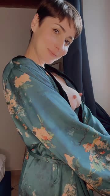 milf boobs cute 