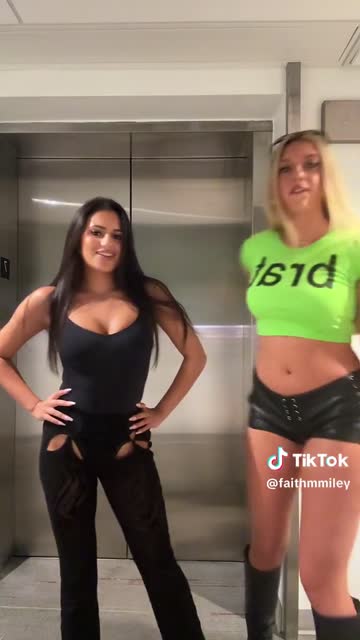 girls 18 years old big tits busty teen 