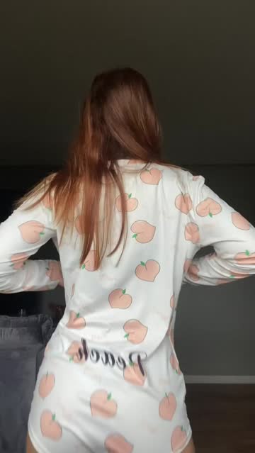 ass dancing redhead xxx video