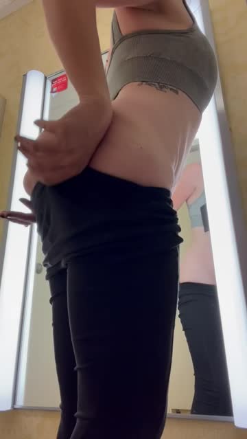 leggings dressing room ass free porn video