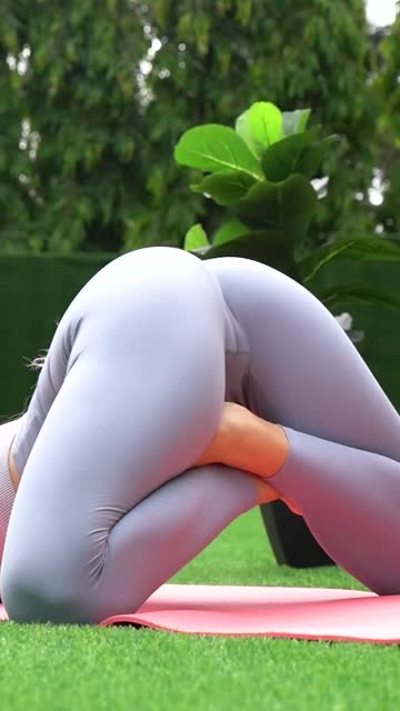 yoga onlyfans yoga pants 