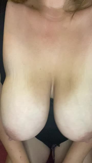 huge tits boobs big tits 