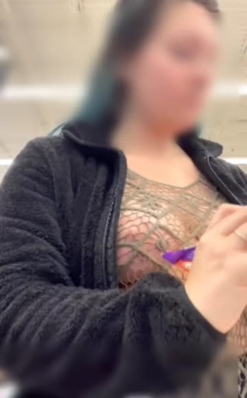public boobs flashing big nipples 