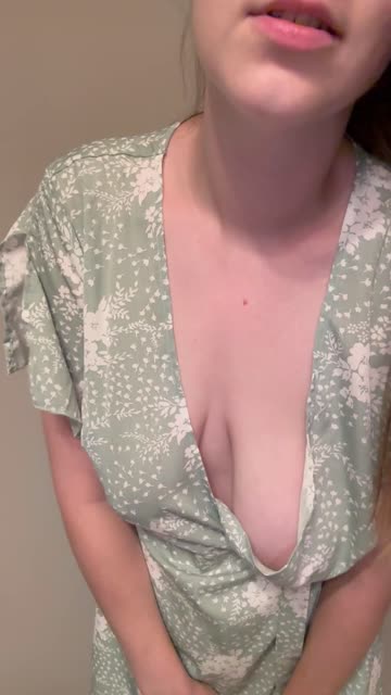 downblouse milf boobs nsfw video