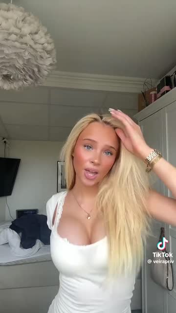 tiktok white girl teen porn video