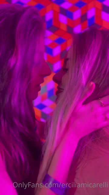 french kissing kiss girls kissing xxx video