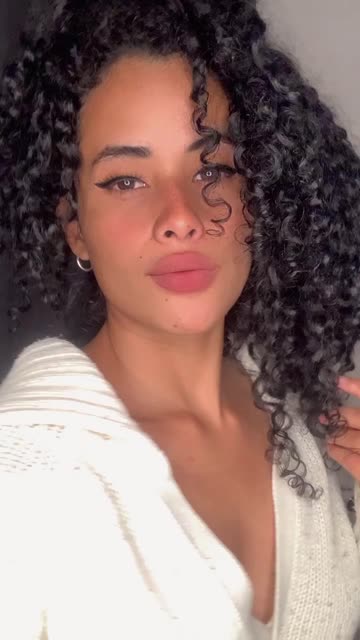 solo cute latina 