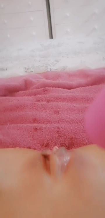 masturbating moaning solo toys wet pussy squirting porn video