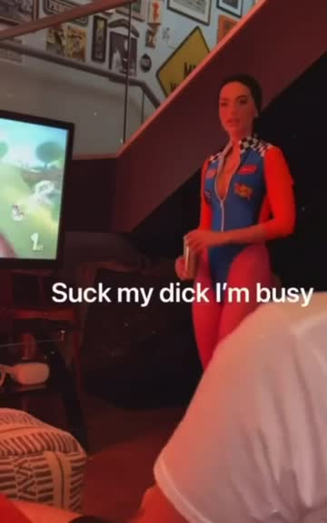 sister sucking blowjob porn video