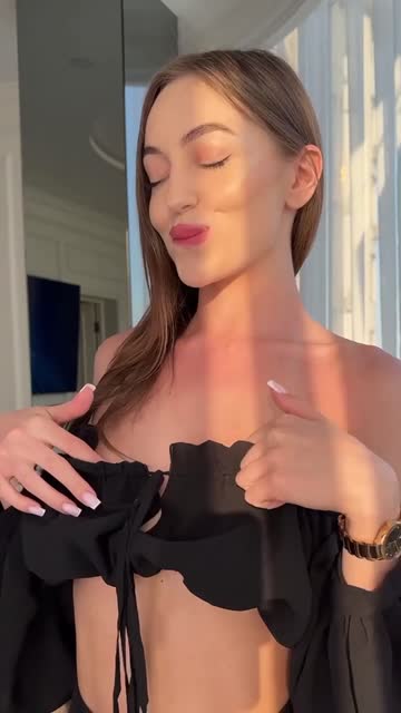 petite babe tits hot video
