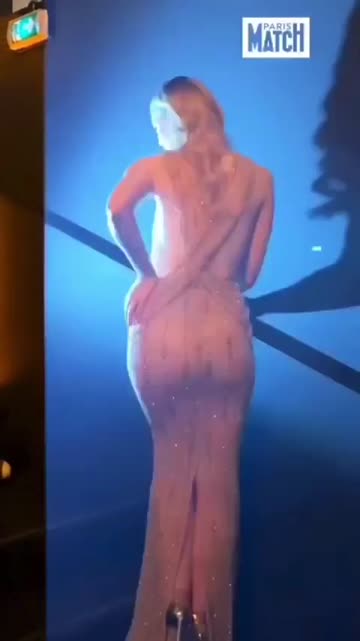 ass blonde booty pawg big ass elle fanning 
