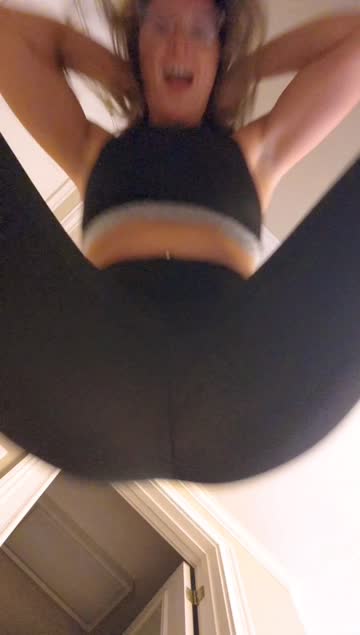 ass yoga pants pussy lips squat tease xxx video