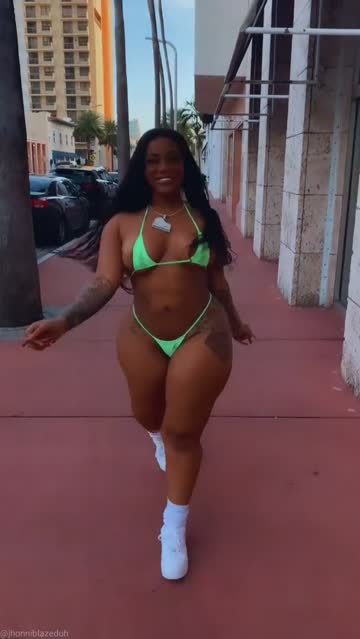 thick ebony curvy hot video