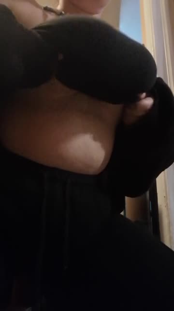 huge tits tits thick big tits boobs white girl 