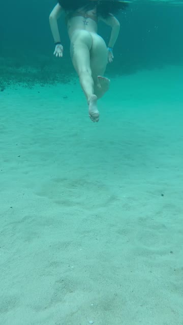 reveal amateur titty drop flashing ass wife nsfw video