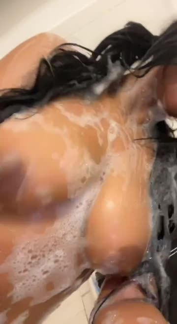 ebony shower huge tits 