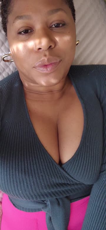 cleavage tits milf xxx video
