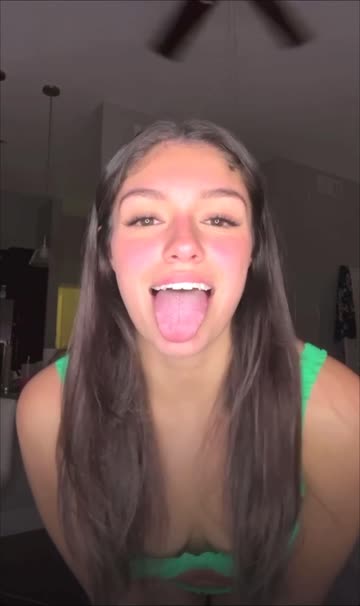 teen lingerie latina eye contact downblouse porn video
