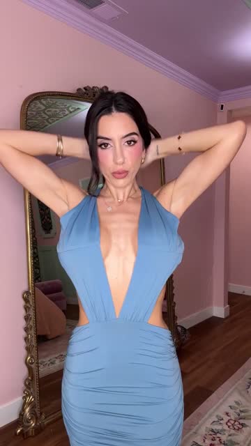 natural tits jiggling ass american 