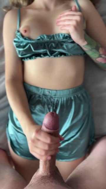 cumshot big dick handjob amateur nsfw video