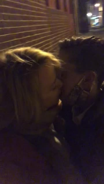 public kiss lesbian 
