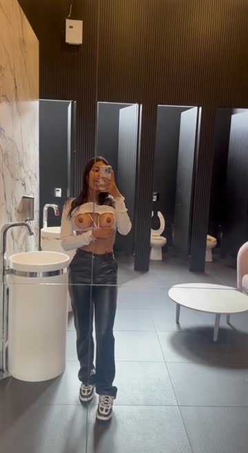 onlyfans flashing bathroom xxx video