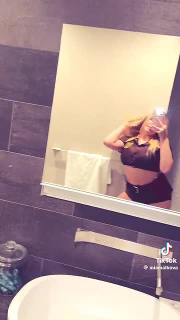 legs tiktok mia malkova 