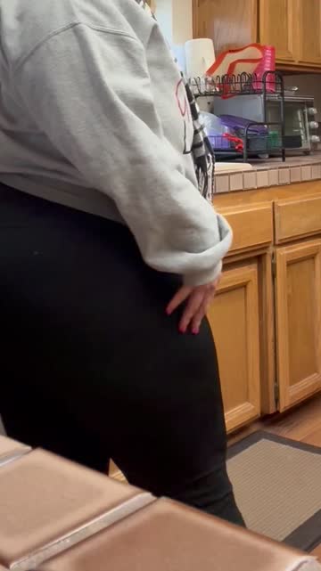 cum on ass twerking ass shaking big ass 
