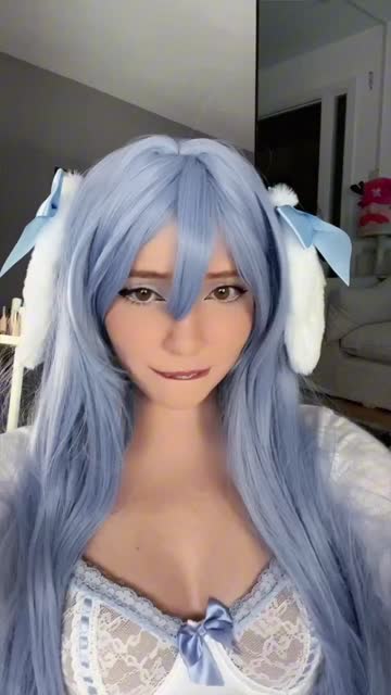 uwu-girl cosplay braces 
