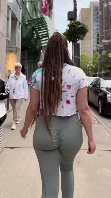 hourglass big ass ass clapping walking leggings 