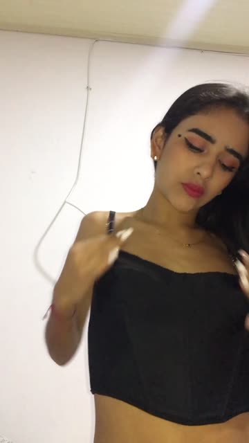 brunette solo latina 