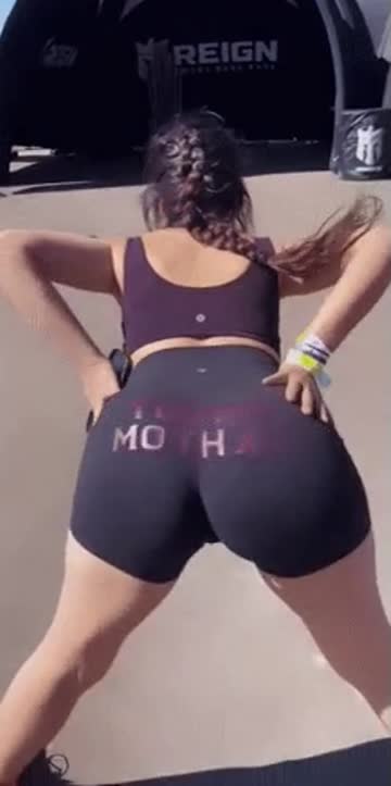 big ass celebrity twerking 