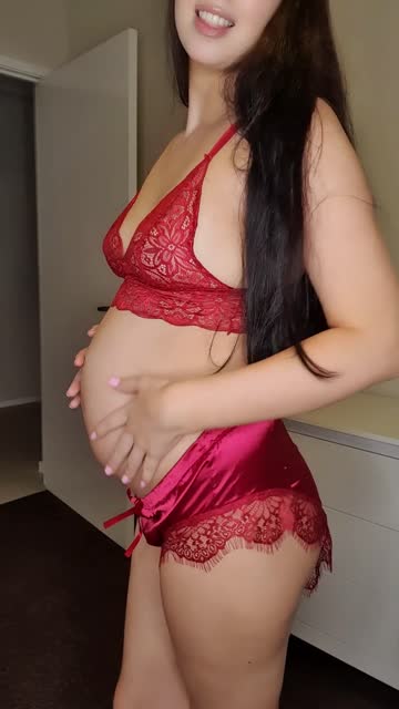 pregnant milf clothed 