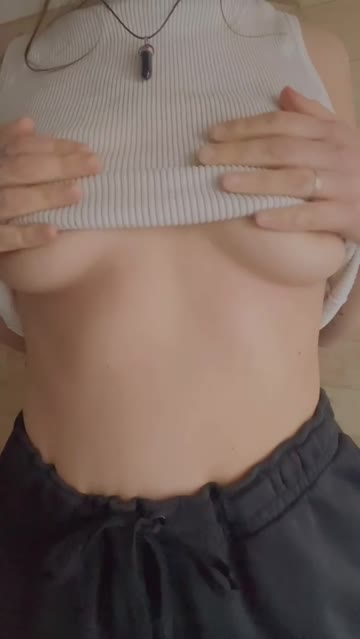 italian small tits onlyfans 