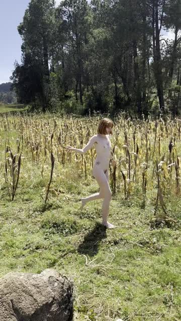 tits ass outdoor natural tits bouncing tits big ass 