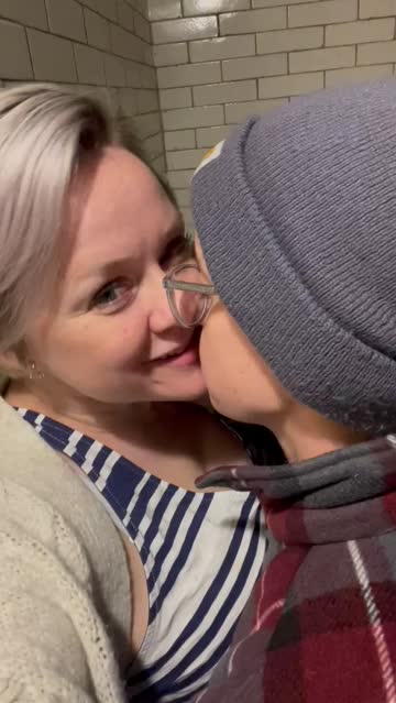 lesbian teasing kissing porn video