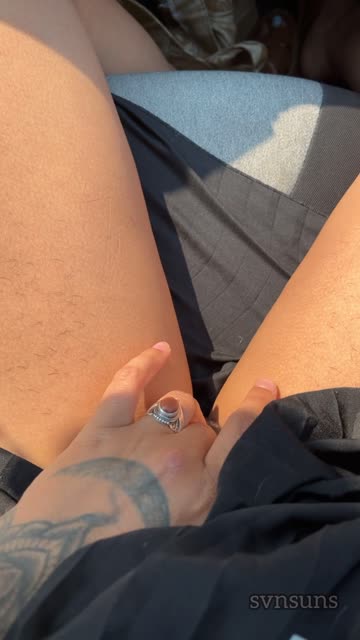 clit rubbing pussy car nsfw video