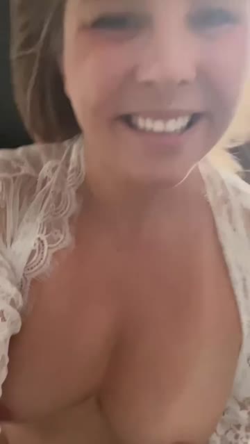 robe tits smile porn video